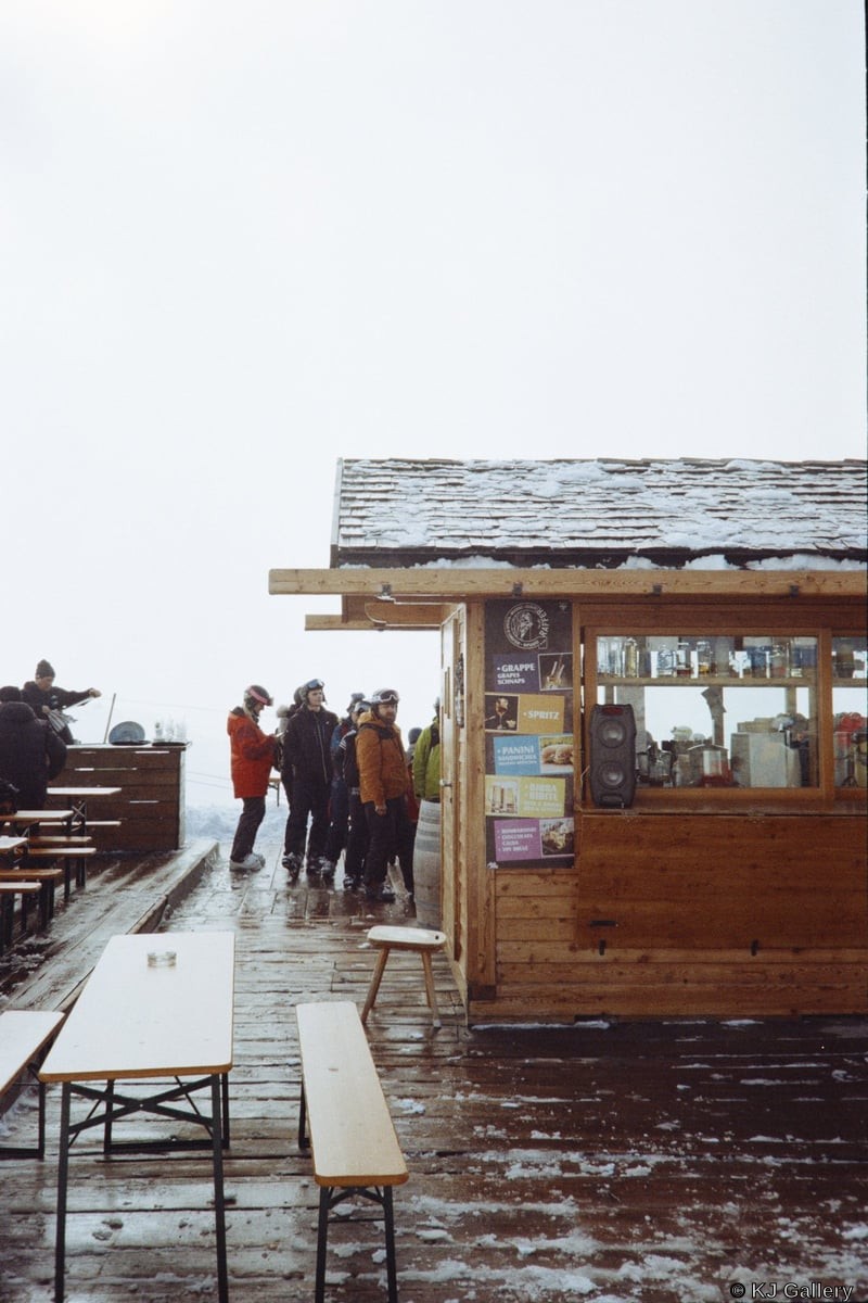 Lunchtime - Madonna di Campiglio, Kodak Gold