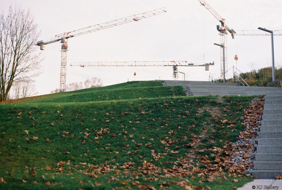 Fools on the hill - Vilnius, Lomo Metropolis